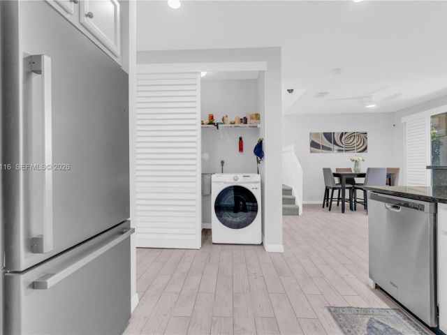 Home for sale at 1019 W Longport Cir 5A - photo 7476202