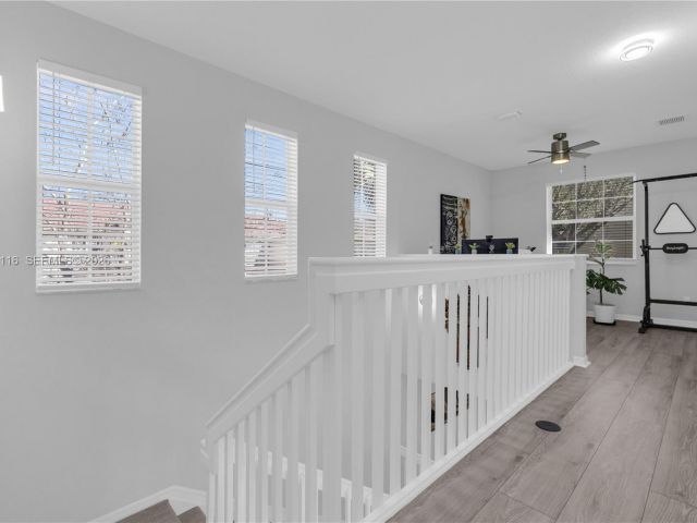 Home for sale at 1019 W Longport Cir 5A - photo 7476205