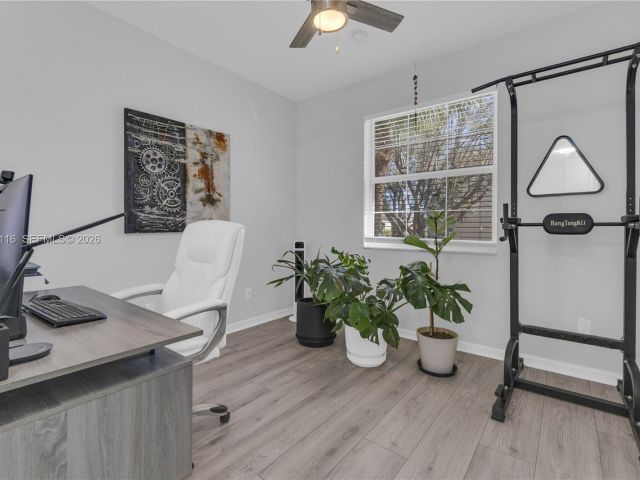 Home for sale at 1019 W Longport Cir 5A - photo 7476206