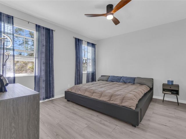 Home for sale at 1019 W Longport Cir 5A - photo 7476207