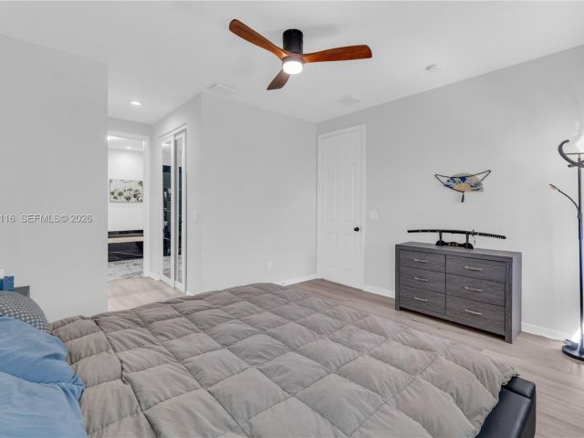 Home for sale at 1019 W Longport Cir 5A - photo 7476208