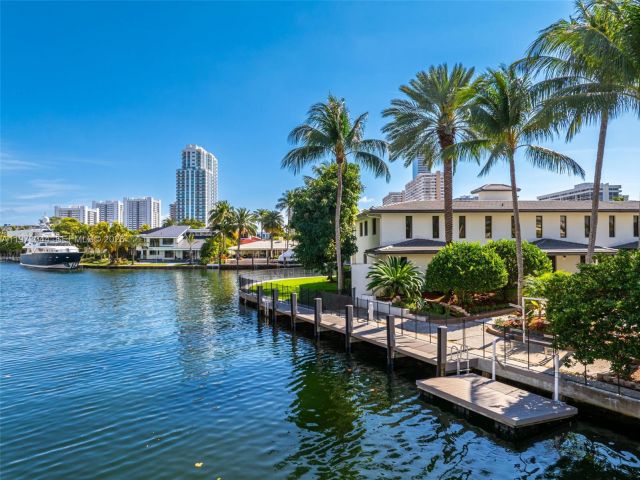 5-bedroom home for sale in Hallandale Beach -  - MondialRealty