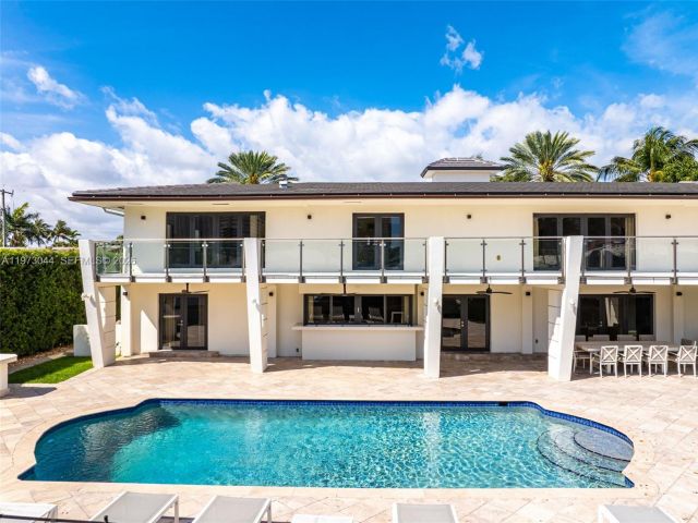 5-bedroom home for sale in Hallandale Beach -  - MondialRealty