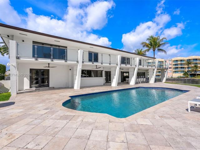 5-bedroom home for sale in Hallandale Beach -  - MondialRealty