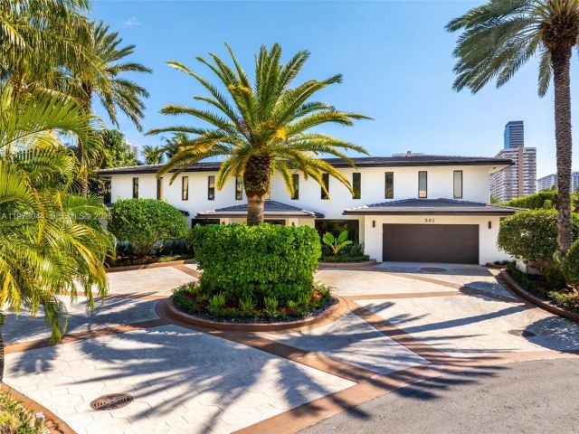 5-bedroom home for sale in Hallandale Beach -  - MondialRealty