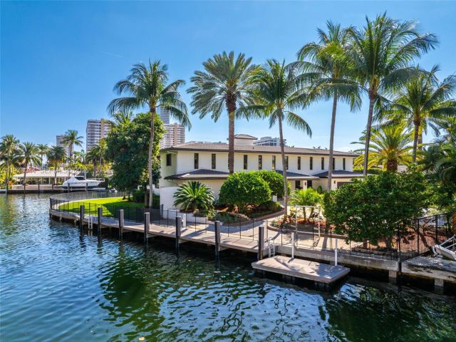 5-bedroom home for sale in Hallandale Beach -  - MondialRealty