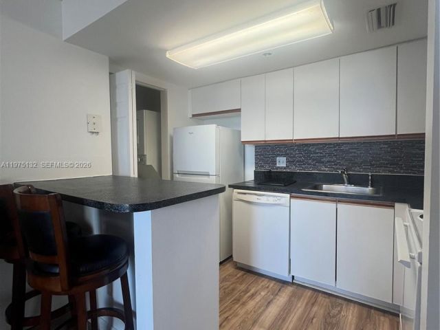 Apartment for sale  Unit #606 - photo 7478995