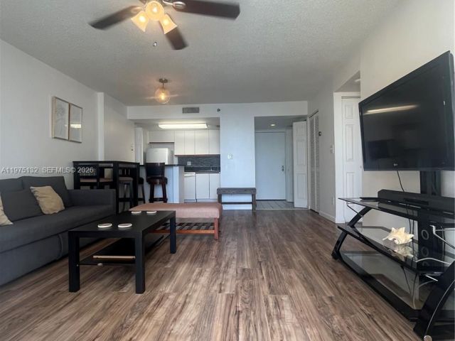 Apartment for sale  Unit #606 - photo 7478998