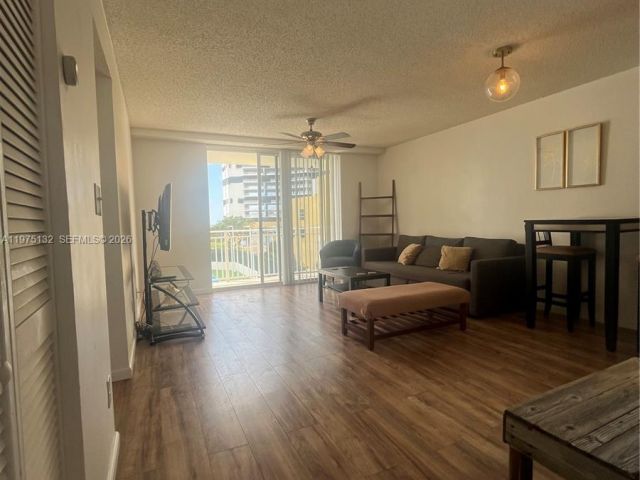 Apartment for sale  Unit #606 - photo 7478999