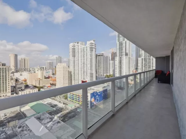 2-bedroom condo for sale in Miami - 50 Biscayne Blvd 2111 - MondialRealty