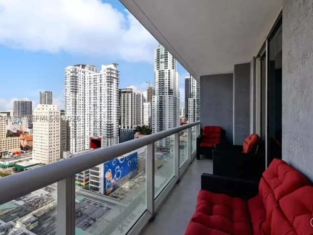 2-bedroom condo for sale in Miami - 50 Biscayne Blvd 2111 - MondialRealty