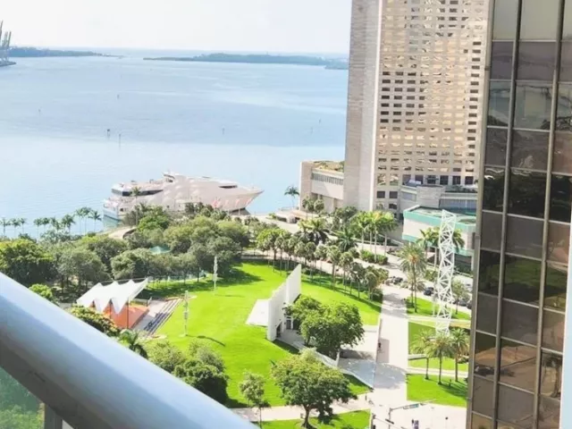 2-bedroom condo for sale in Miami - 50 Biscayne Blvd 2111 - MondialRealty