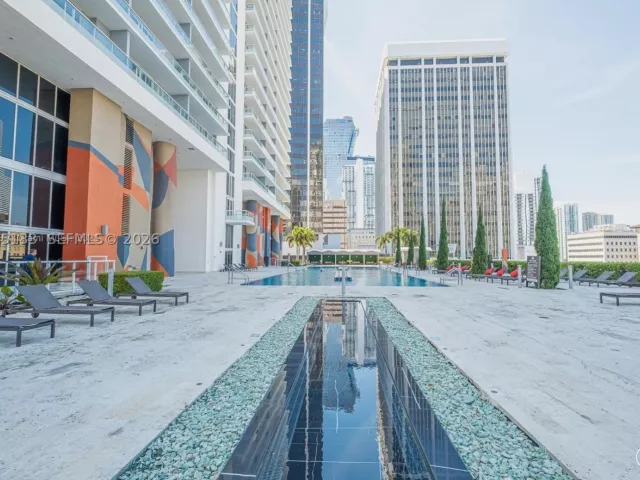 2-bedroom condo for sale in Miami - 50 Biscayne Blvd 2111 - MondialRealty
