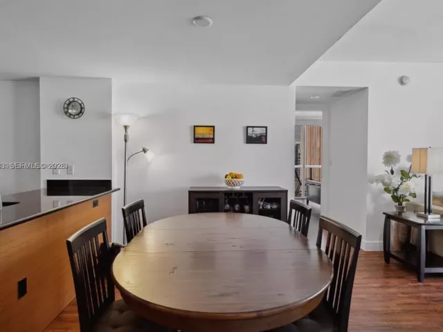 2-bedroom condo for sale in Miami - 50 Biscayne Blvd 2111 - MondialRealty