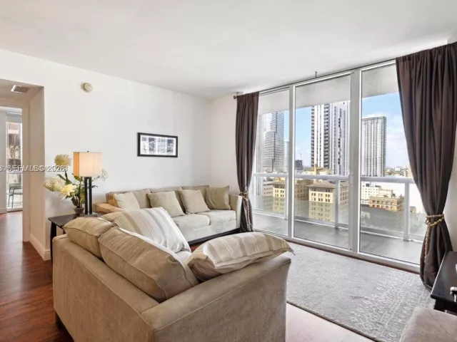 2-bedroom condo for sale in Miami - 50 Biscayne Blvd 2111 - MondialRealty