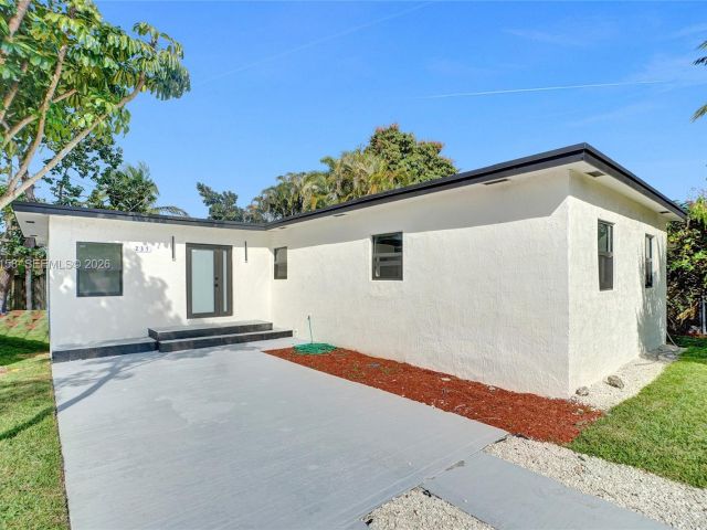 Home for rent at 237 NE 110th Ter 237 - photo 7518171