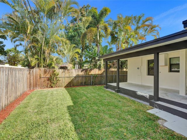 Home for rent at 237 NE 110th Ter 237 - photo 7518180