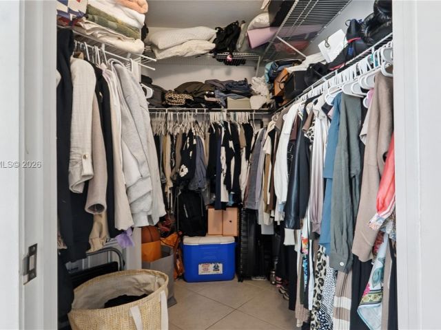 Apartment for sale  Unit #2810 - photo 7495225