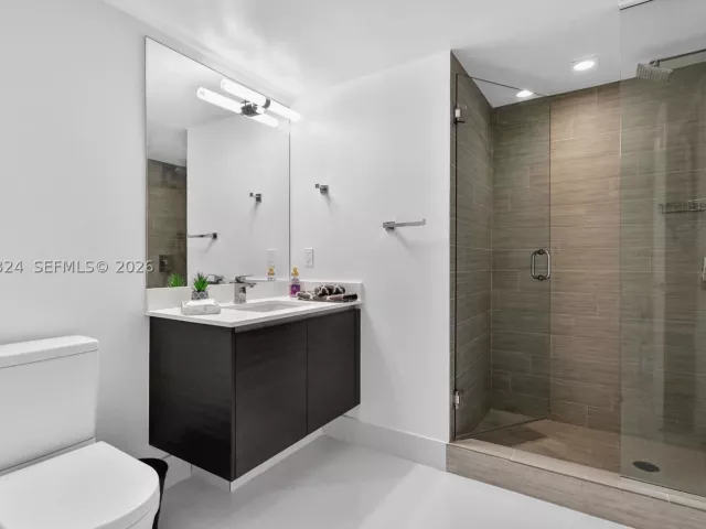 3-bedroom condo for sale in Sunny Isles Beach - 300 Sunny Isles Blvd 4-804 - MondialRealty