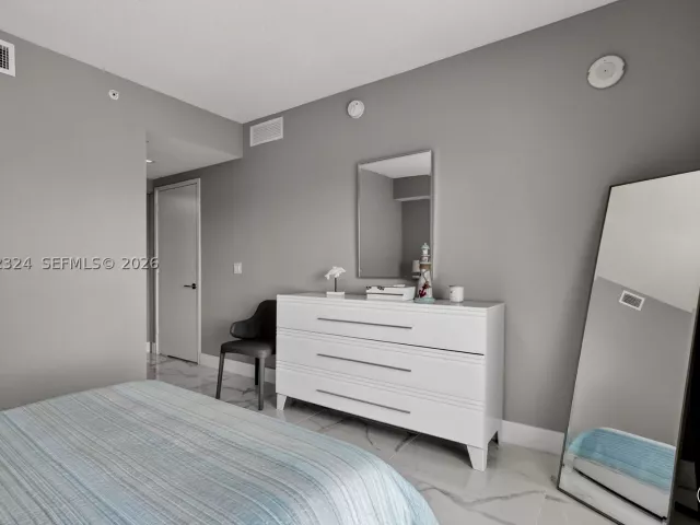 3-bedroom condo for sale in Sunny Isles Beach - 300 Sunny Isles Blvd 4-804 - MondialRealty