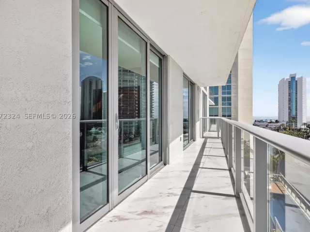 3-bedroom condo for sale in Sunny Isles Beach - 300 Sunny Isles Blvd 4-804 - MondialRealty