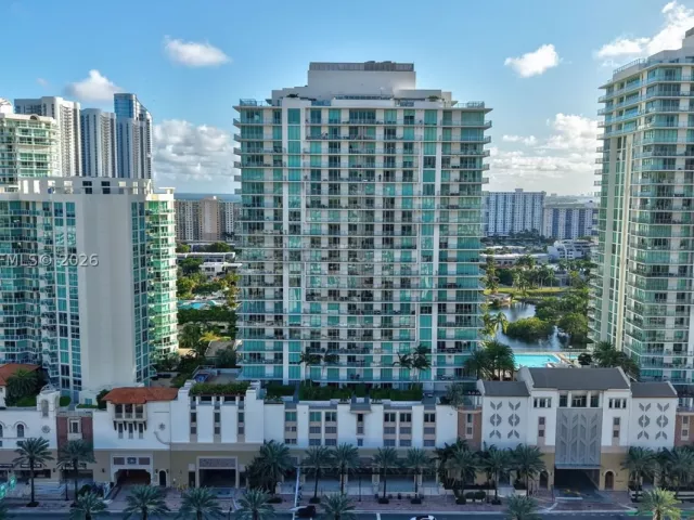 3-bedroom condo for sale in Sunny Isles Beach - 300 Sunny Isles Blvd 4-804 - MondialRealty