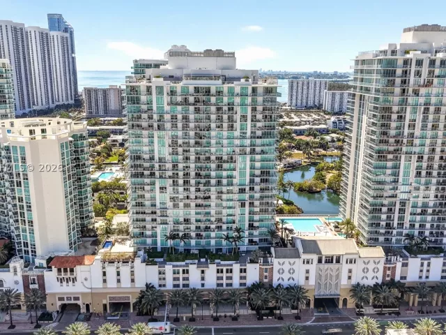 3-bedroom condo for sale in Sunny Isles Beach - 300 Sunny Isles Blvd 4-804 - MondialRealty