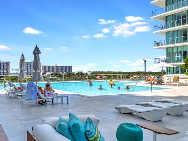 3-bedroom condo for sale in Sunny Isles Beach - 300 Sunny Isles Blvd 4-804 - MondialRealty