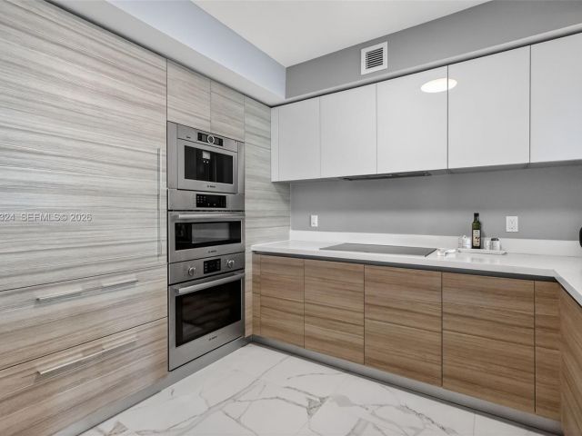 Apartment for sale  Unit #4-804 - photo 7530035