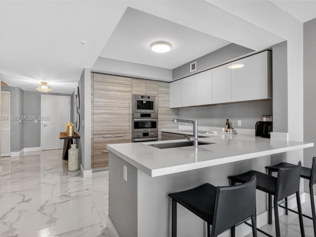 Apartment for sale  Unit #4-804 - photo 7530037