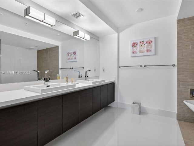 Apartment for sale  Unit #4-804 - photo 7530048