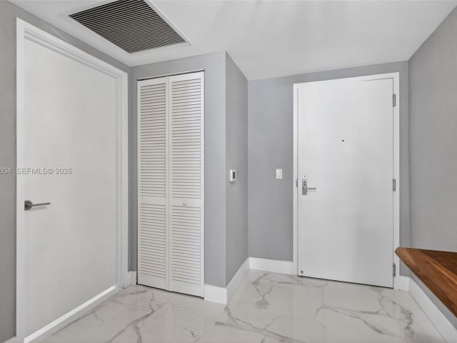 Apartment for rent  Unit #4-804 - photo 7530024