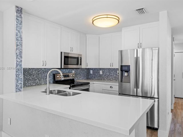 Home for rent at 20900 Leeward Ct 217-1 - photo 7476456