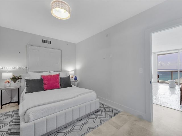 Apartment for rent  Unit #3906 - photo 7502039