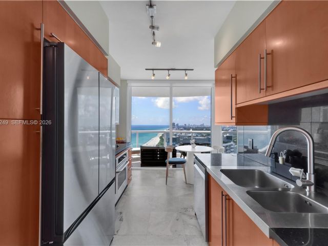 Apartment for rent  Unit #3906 - photo 7502046