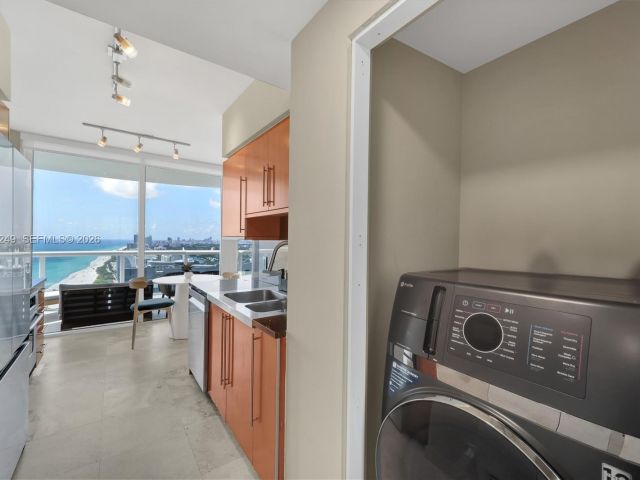 Apartment for rent  Unit #3906 - photo 7502047