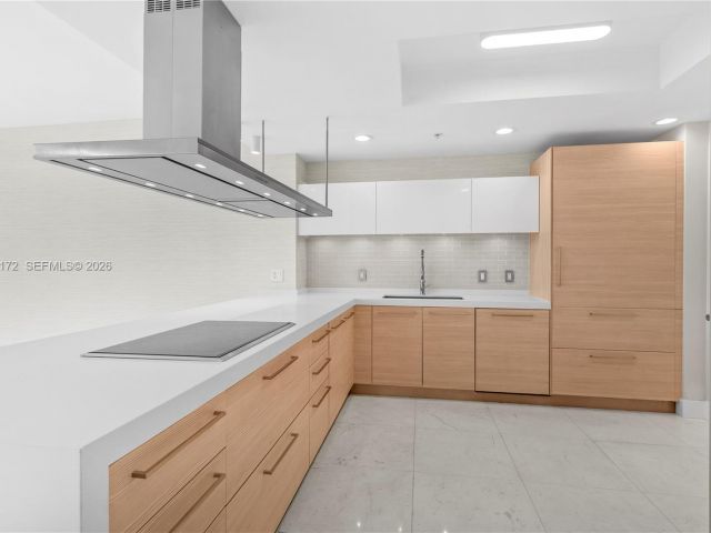 Apartment for rent  Unit #611 - photo 7503572