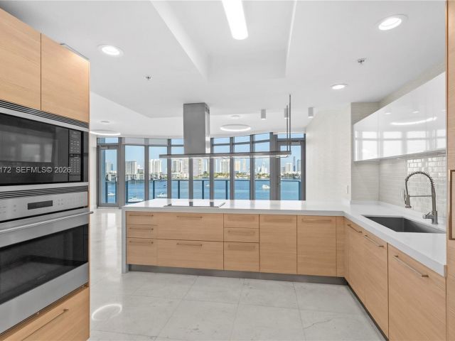 Apartment for rent  Unit #611 - photo 7503573