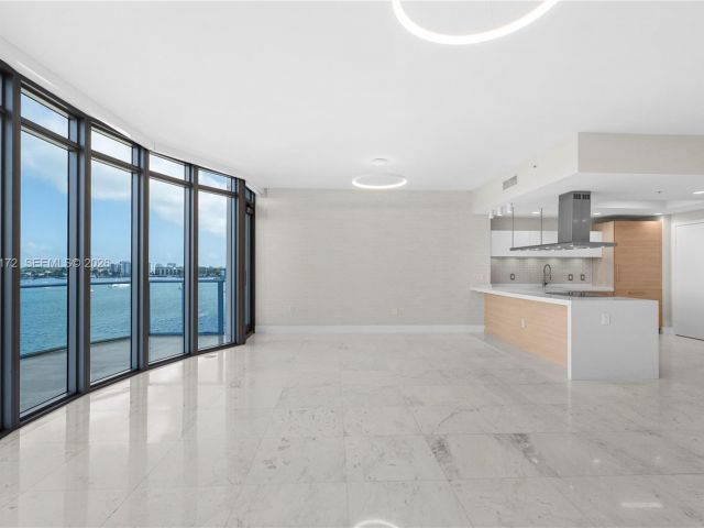 Apartment for rent  Unit #611 - photo 7503574