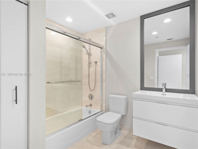 Apartment for rent  Unit #611 - photo 7503586