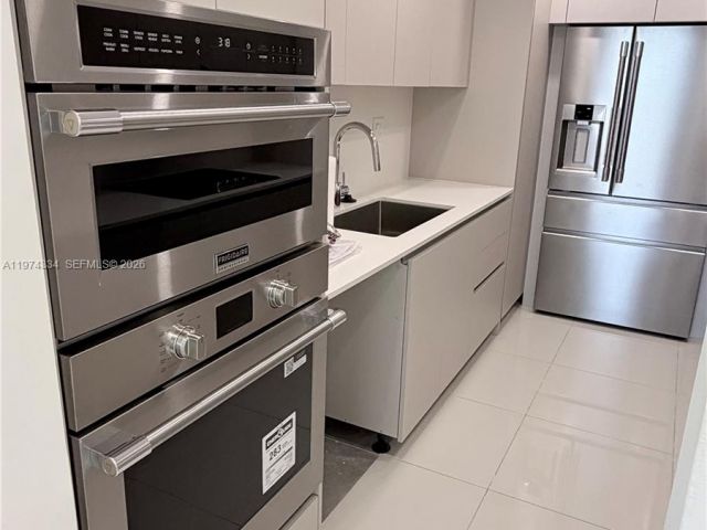 Apartment for sale  Unit #511 - photo 7466860