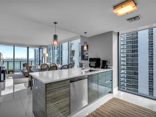 Apartment for sale  Unit #1708 - photo 7493504