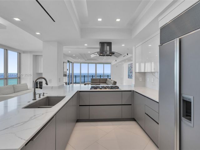 Apartment for sale  Unit #1602 - photo 7531297