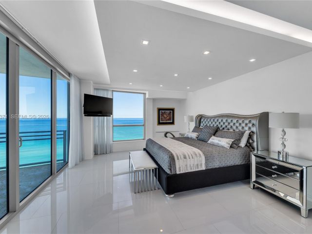 Apartment for sale  Unit #1602 - photo 7531300