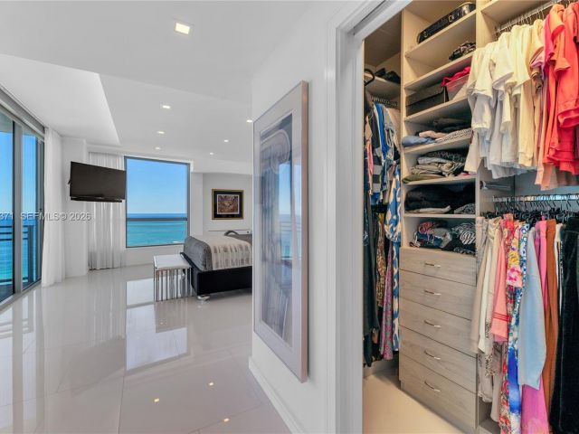 Apartment for sale  Unit #1602 - photo 7531301