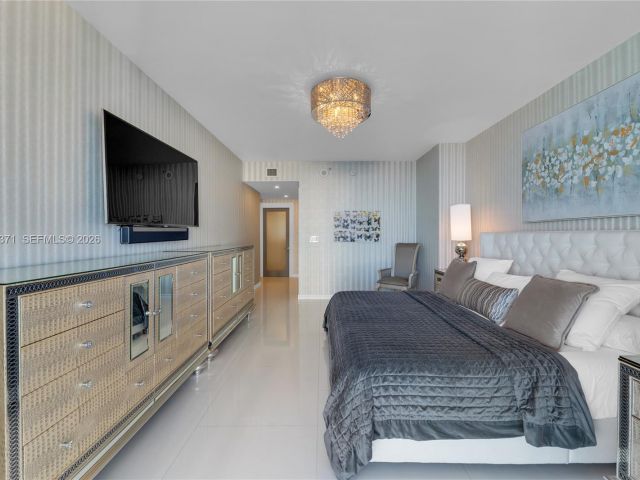 Apartment for sale  Unit #1602 - photo 7531306