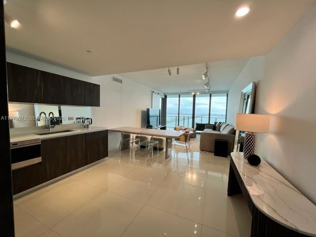 Apartment for rent  Unit #3003 - photo 7530262