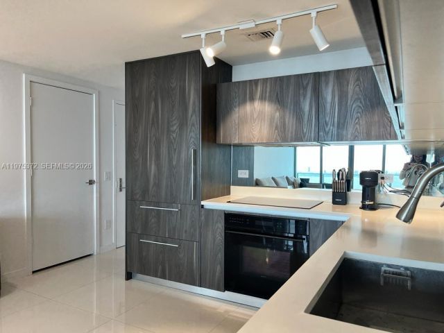 Apartment for rent  Unit #3003 - photo 7530264