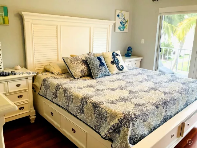 2-bedroom home for rent in Key Biscayne - 881 Ocean Dr TH7 - MondialRealty