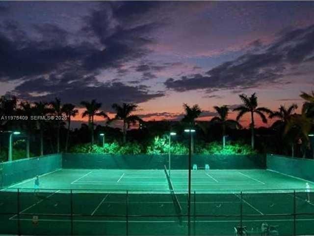 2-bedroom home for rent in Key Biscayne - 881 Ocean Dr TH7 - MondialRealty